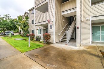 11915 Roseberg Avenue S #B106, Seattle, WA 98168