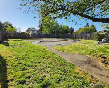 17225 35th Avenue S, SeaTac, WA 98188-3600