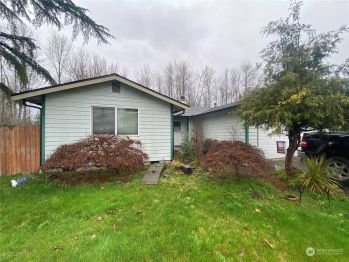 124 6th Avenue SW, Pacific, WA 98047