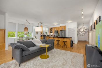 156 Hall Brothers Loop NE #201, Bainbridge Island, WA 98110