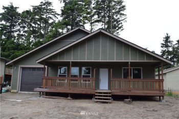 247 Fisher Avenue NE, Ocean Shores, WA 98569