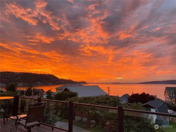169 Skagit Avenue , Camano Island, WA 98282