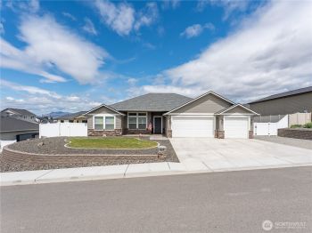 2611 Paisley Street SE, East Wenatchee, WA 98802