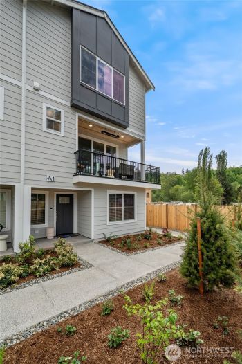 1322 194th Street SE #H1, Bothell, WA 98012