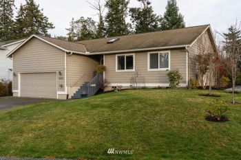 4953 Spinnaker Drive , Freeland, WA 98249