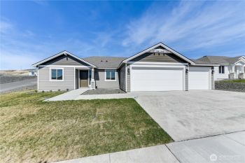 4254 W Sandy Ct , Moses Lake, WA 98837