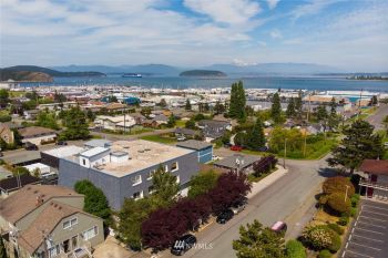 910 34th Street #203, Anacortes, WA 98221