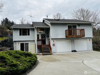 807 Union Avenue , Steilacoom, WA 98388
