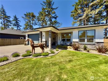 349 Dolphin Avenue NE, Ocean Shores, WA 98569