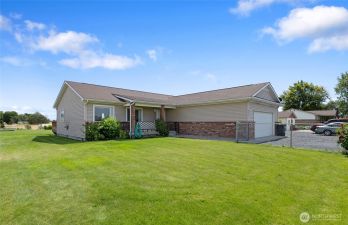 4913 NE Alma Road , Moses Lake, WA 98837