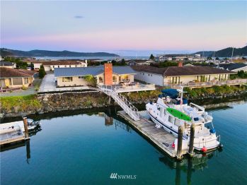 2208 Dover Drive , Anacortes, WA 98221