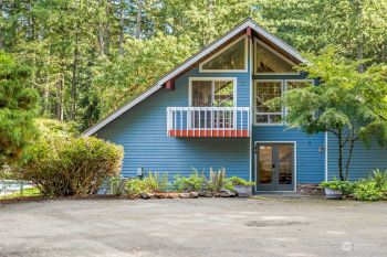 1053 Kwanah Place , Fox Island, WA 98333