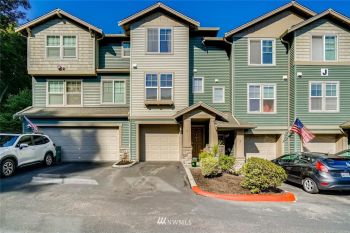 15325 SE 155 Place #J2, Renton, WA 98058