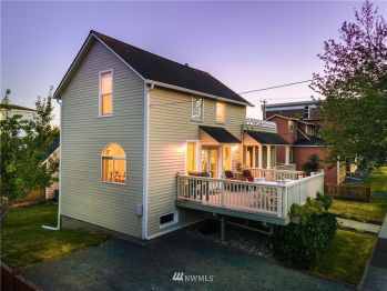 813 7th Street , Anacortes, WA 98221