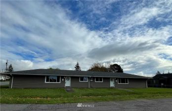 50 SE Pasek Street #1 & 2, Oak Harbor, WA 98277