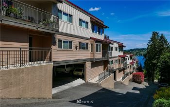3820 NE 155th Place #503, Lake Forest Park, WA 98155