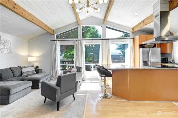 2011 Park Avenue , Snohomish, WA 98290