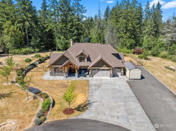 736 9th Avenue , Fox Island, WA 98333