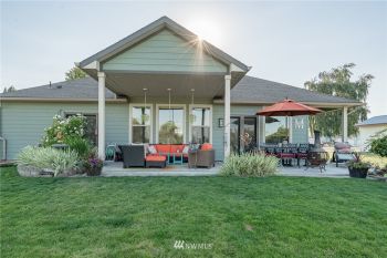 19297 St Andrews Drive NW, Soap Lake, WA 98851