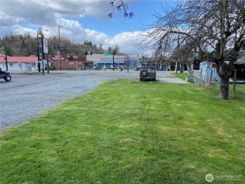 103 Washington Avenue N, Eatonville, WA 98328