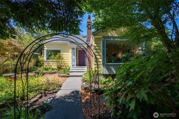 6221 36th Avenue NE, Seattle, WA 98115