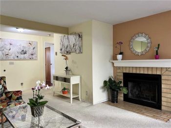 1002 N 195th Street #3, Shoreline, WA 98133