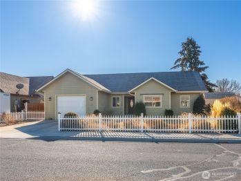 114 F Street NE, Quincy, WA 98848