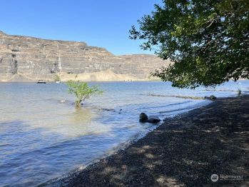 1016 SW River Drive , Quincy, WA 98848
