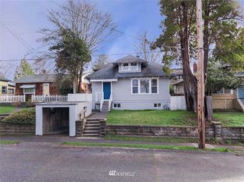 650 Pleasant Avenue , Bremerton, WA 98337