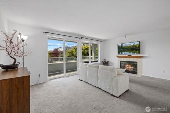2448 NW 59 Street #301, Seattle, WA 98107