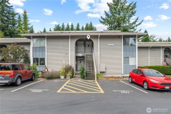 17306 NE 45th Street #116, Redmond, WA 98052