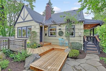 532 NE 92nd Street , Seattle, WA 98115