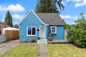 325 NW 2nd Ave , Kelso, WA 98626