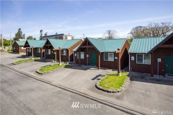 475 SE Barrington Drive #D, Oak Harbor, WA 98277