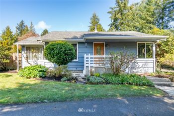 9101 244th Street SW, Edmonds, WA 98026