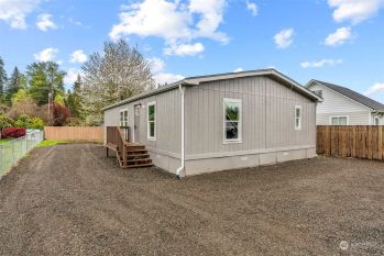 1104 NW Mill Avenue , Winlock, WA 98596