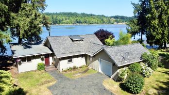 1304 Madrona Beach Road NW, Olympia, WA 98502