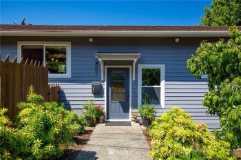 4001 SW Othello Street , Seattle, WA 98136-2122
