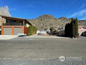 815 SW Chukar Place , Quincy, WA 98848