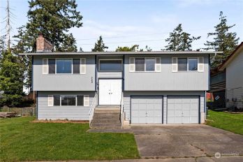 720 NW Hyak Drive , Oak Harbor, WA 98277