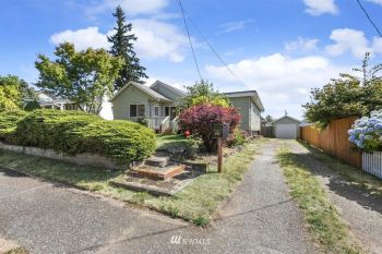 2117 8th Street , Bremerton, WA 98312