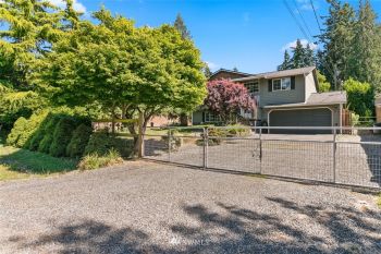1486 Pilchuck Drive , Camano Island, WA 98282