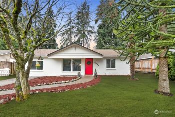 16725 N Park Avenue N, Shoreline, WA 98133
