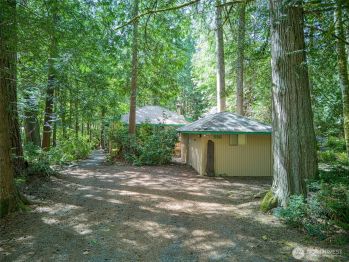 696 E Promontory Road , Shelton, WA 98584