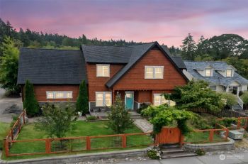 516 Gove Street , Steilacoom, WA 98388
