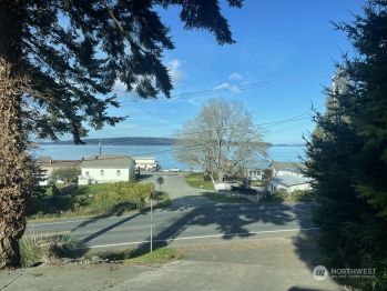 102 E North Camano Drive , Camano Island, WA 98282