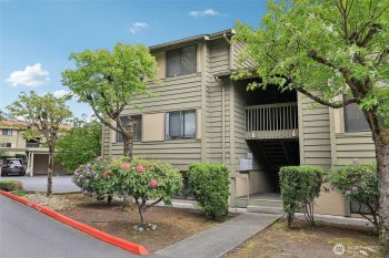 4814 S 187th Place #B101, SeaTac, WA 98188