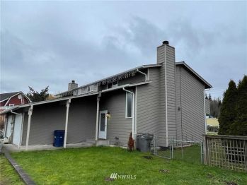 330 3rd Place SW, Pacific, WA 98047
