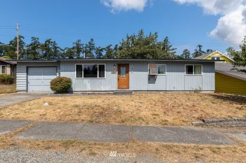 176 NW Clipper Drive , Oak Harbor, WA 98277
