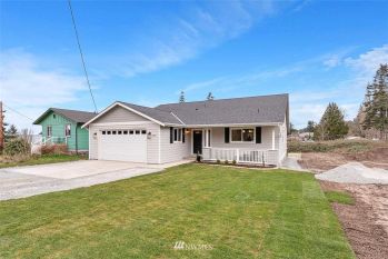 938 High Road , Camano Island, WA 98282